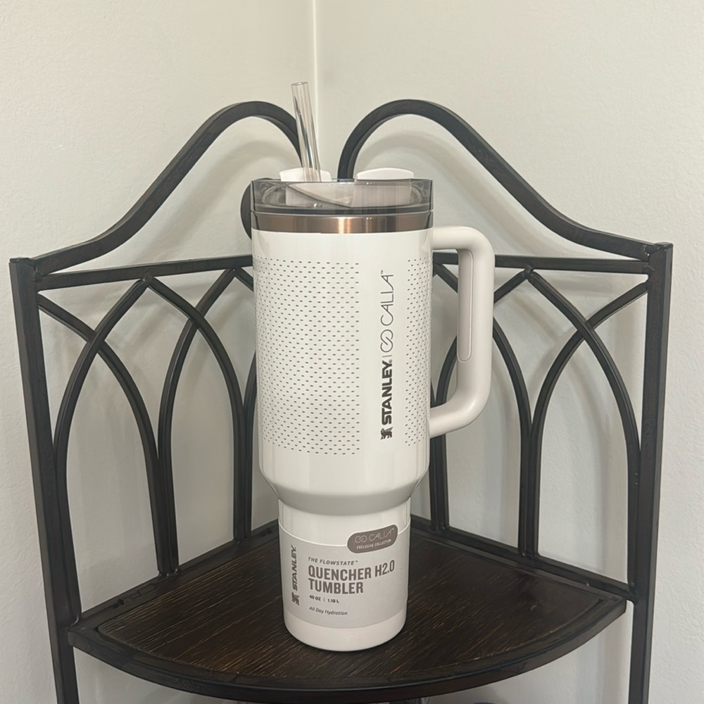 Stanley 40 oz Calia TUMBLER- Oat Milk UNRELEASED